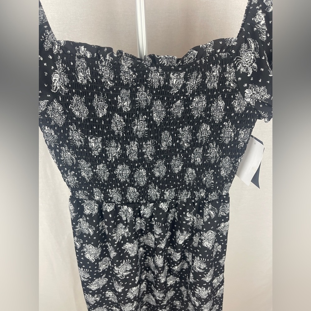 Melrose And Market Black & White Puff Sleeve Smocked Midi Dress Size S (4-6) NWT - Picture 12 of 16
